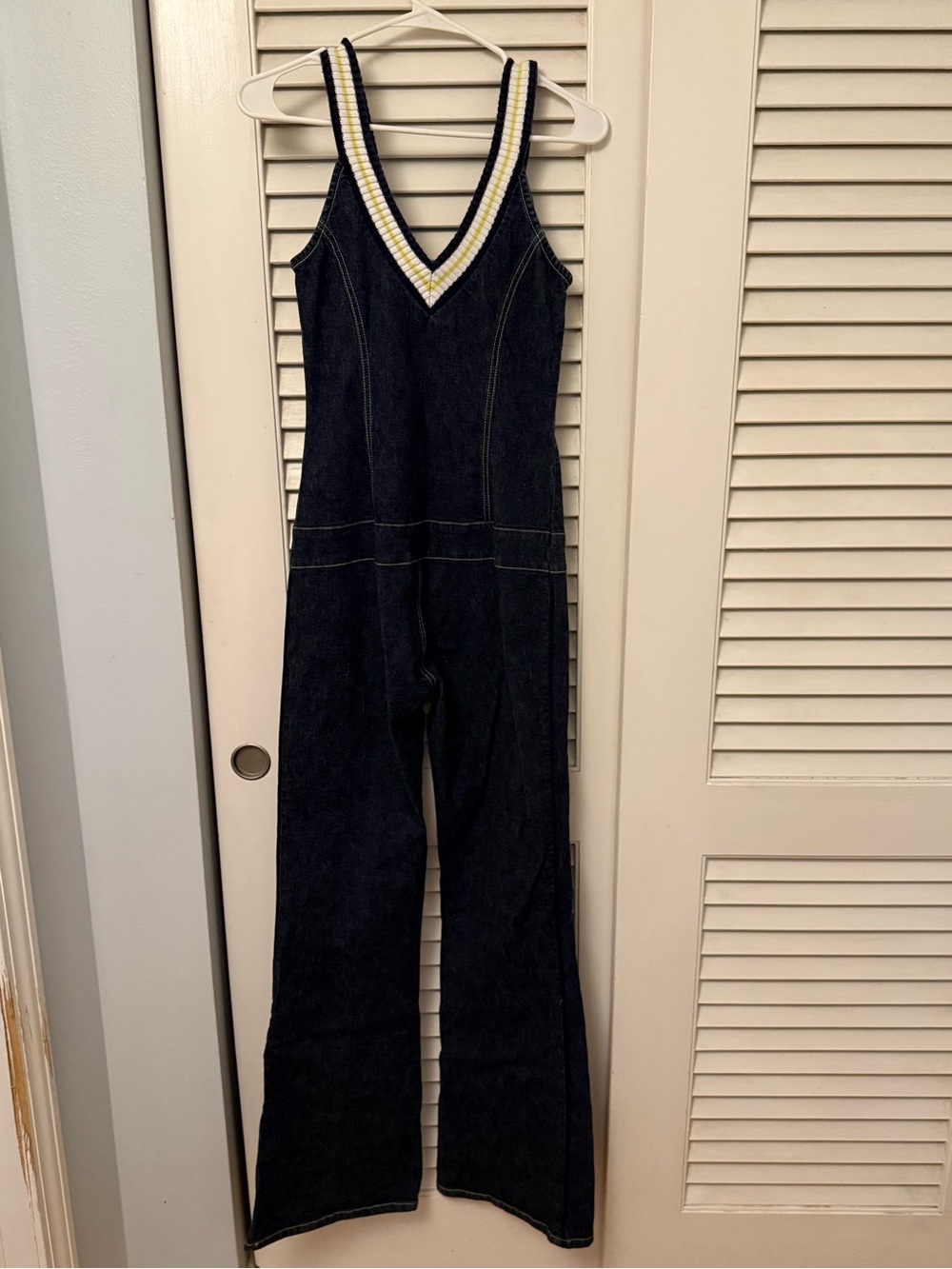 JLO by Jennifer Lopez Blue Denim Sleeveless V-Neck Zip Front Jumpsuit Size L